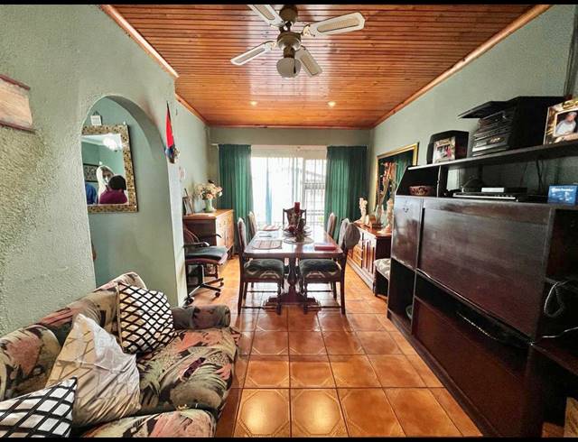 4 BEDROOM HOUSE FOR SALE IN GLENLILLY